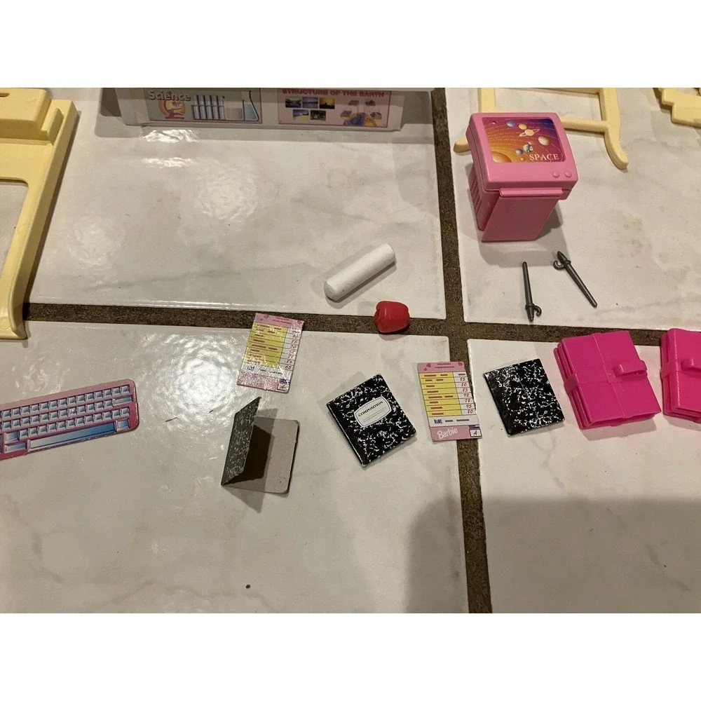Vintage 1997 Barbie Classroom Playset Mattel 67114-92 School Chalkboard Desk Set